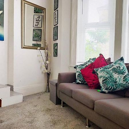 본머스 Cute & Cosy Loft-Style Studio Close To Beach 아파트 외부 사진
