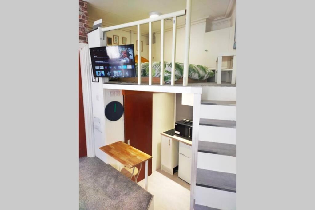 본머스 Cute & Cosy Loft-Style Studio Close To Beach 아파트 외부 사진